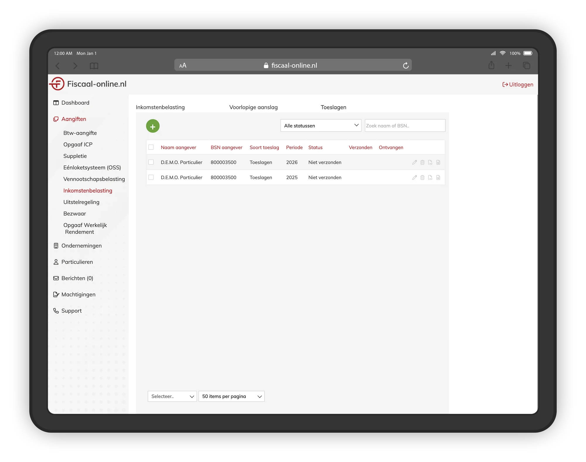 Aangiftenoverzicht inkomstenbelasting en toeslagen in Fiscaal‑online.nl op een tablet, met status per aangifte.